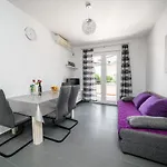 Apartamento Blata Vodice